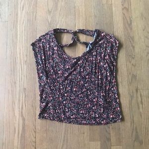 Forever 21 floral print short sleeve blouse